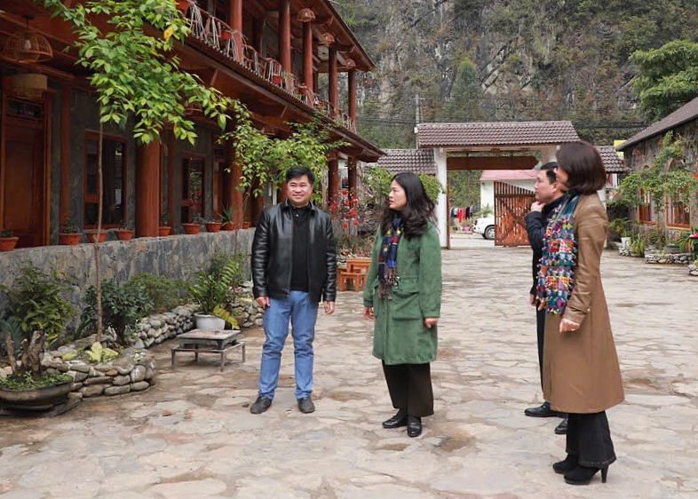 Phó Chủ tịch UBND tỉnh Vương Ngọc Hà kiểm tra Homestay Cao Nguyên Đá tại Mèo Vạc