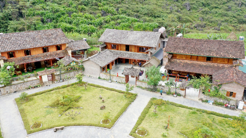 Những ngôi nhà đậm chất truyền thống tại Làng Văn hóa du lịch cộng đồng dân tộc Mông, xã Pả Vi (Mèo Vạc).