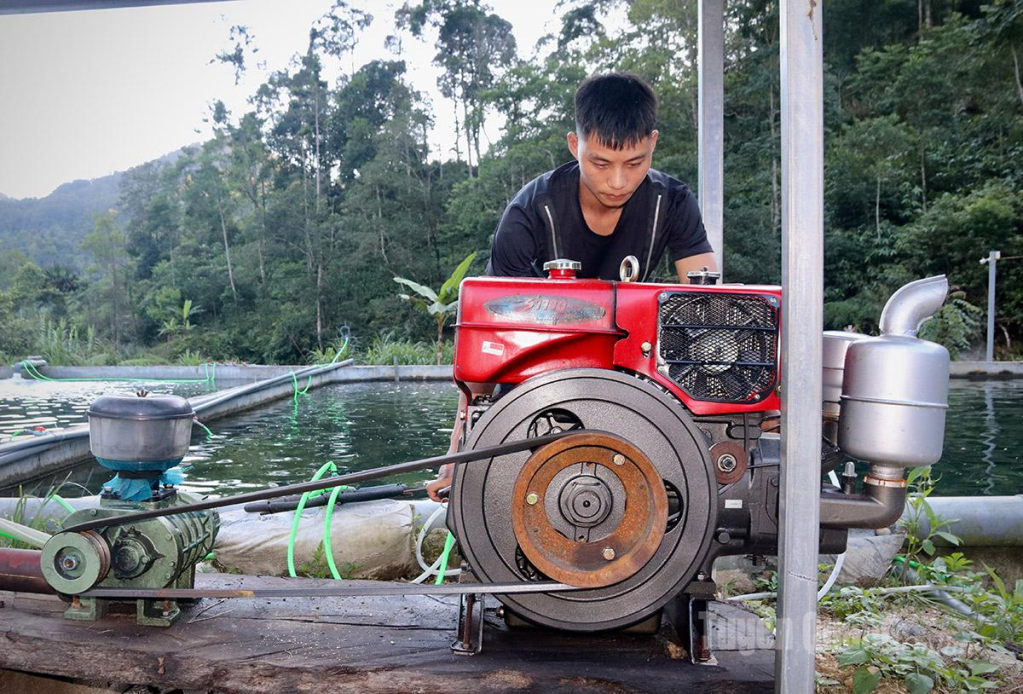 Aerators installed in the tanks boost oxygen levels, especially during the rainy season, when households shut off headwater inflows to prevent turbidity, contamination, and disease.
