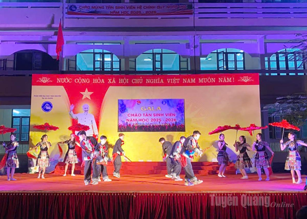 Nhiều tiết mục công phu, mang đậm văn hóa truyền thống được biểu diễn tại đêm gala.