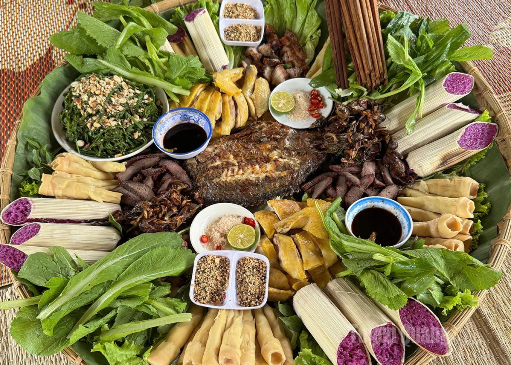 Cơm mẹt.
