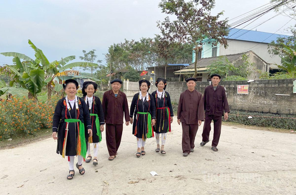Trang phục truyền thống của đồng bào Sán Dìu.