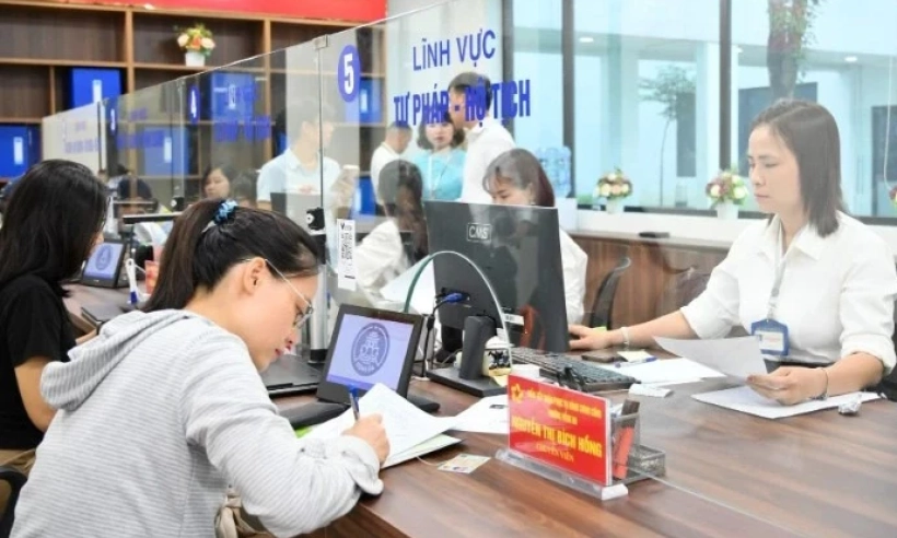 Enhancing the effectiveness of the two-level local government model