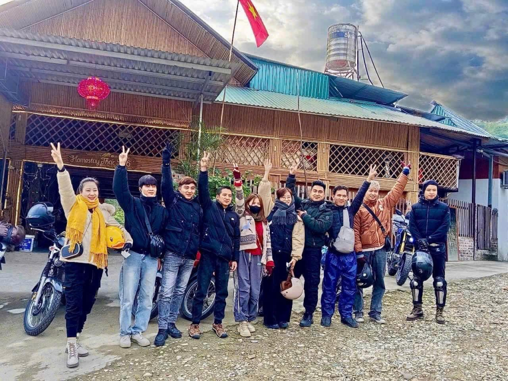 Hàng năm Hạ Thành đón đông đảo du khách đến tham quan, trải nghiệm không gian văn hóa nơi đây.