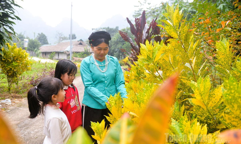 &ldquo;&Yacute; Đảng, l&ograve;ng d&acirc;n&rdquo; tr&ecirc;n h&agrave;nh tr&igrave;nh n&ocirc;ng th&ocirc;n mới