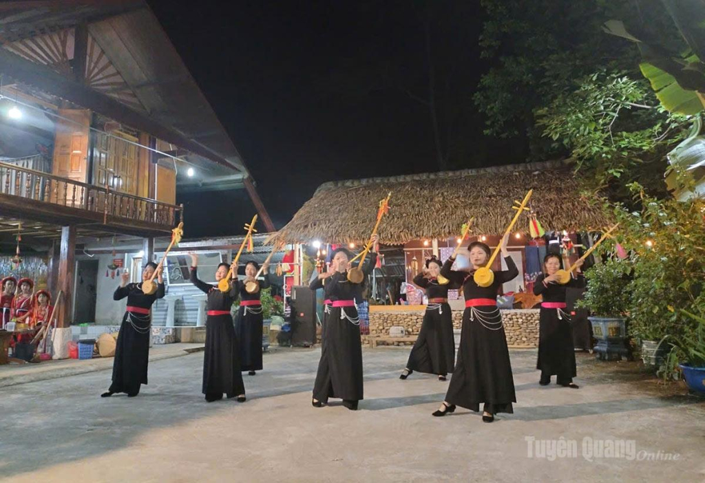 Tiếng Then gọi mùa xuân.