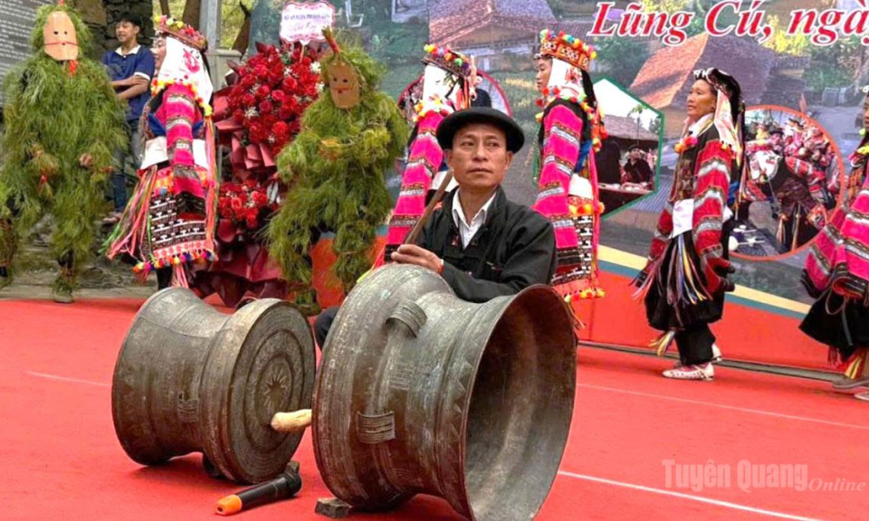 Trống đồng L&ocirc; L&ocirc;