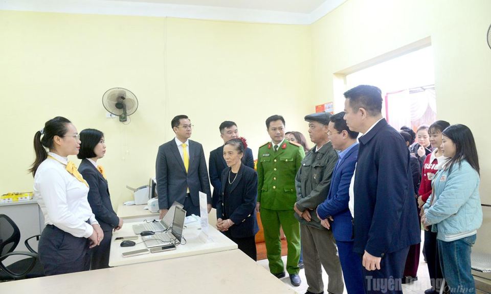 Khai trương 34 điểm Đại l&yacute; dịch vụ c&ocirc;ng trực tuyến