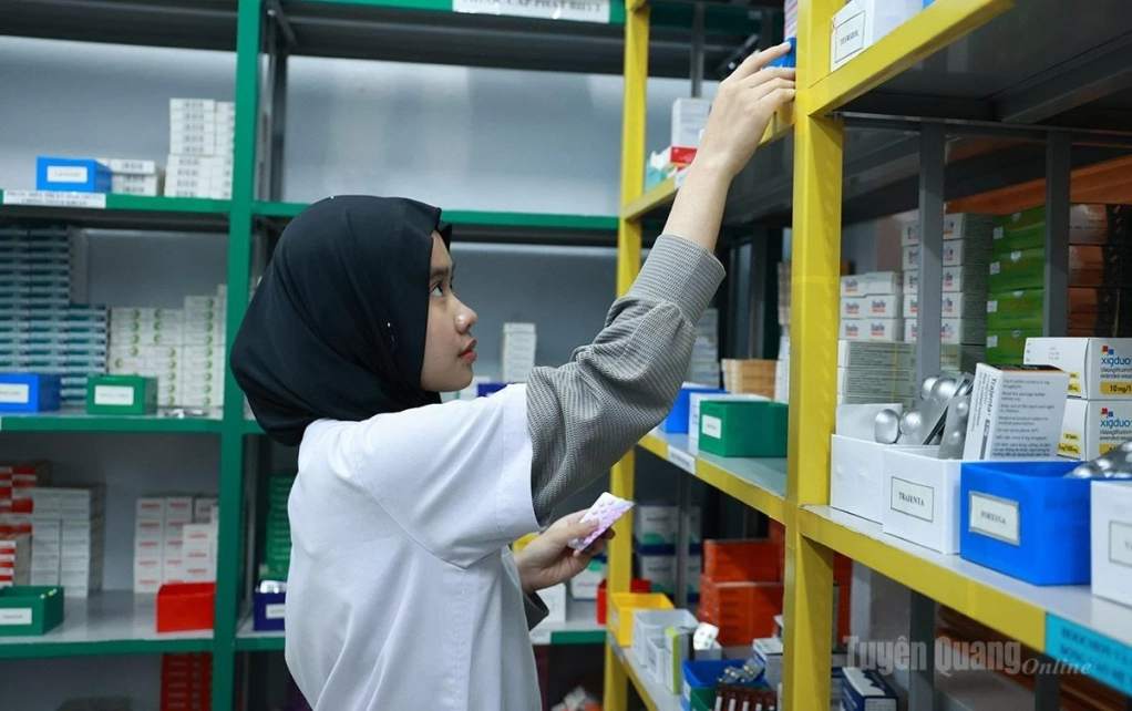 Hands-on experiences in a professional medical environment not only help the interns reinforce their theoretical knowledge but also enable them to accumulate practical skills and clinical thinking, laying a solid foundation for their future careers.