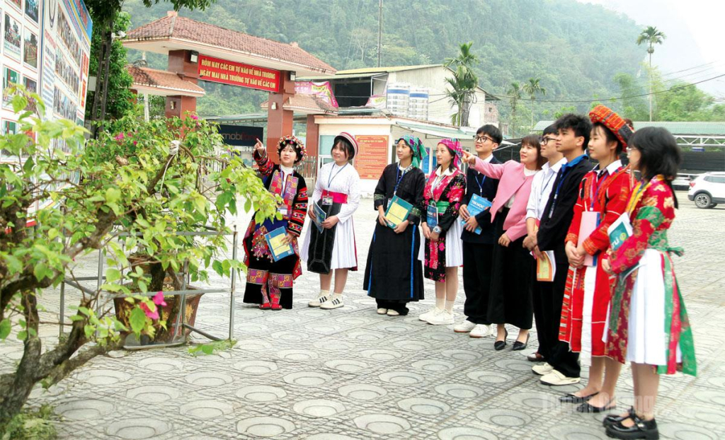 Định hướng nghề nghiệp, đăng ký nguyện vọng phù hợp là bước quan trọng giúp học sinh lựa chọn đúng hướng đi, tự tin bước vào giảng đường đại học.