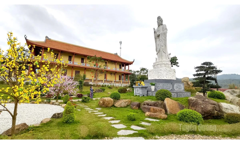 The unique architecture of Phu Lam Pagoda