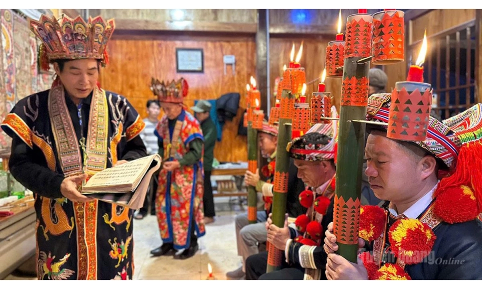 The Cap Sac ritual of the Red Dao people