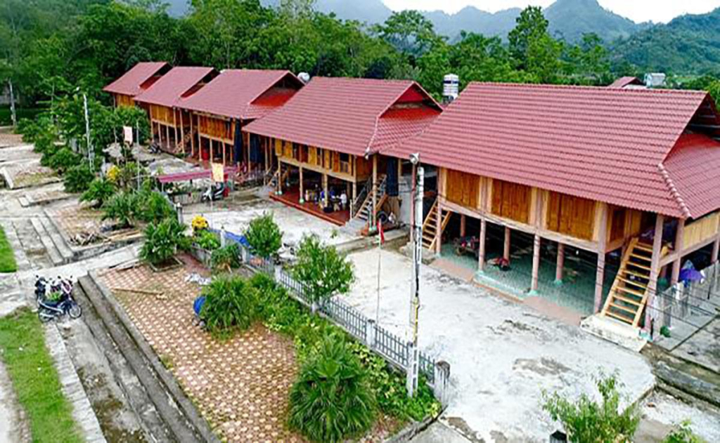 Thực hiện quy hoạch chung, xã Kim Bình vẫn giữ nguyên đặc trưng văn hóa nhà sàn.                 ảnh: Quang Hòa