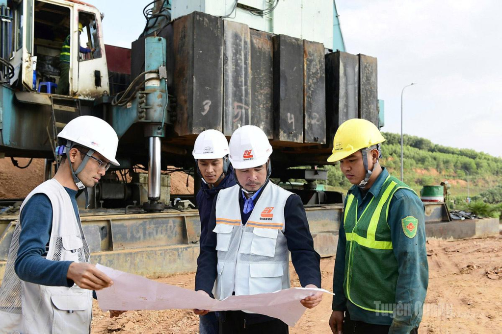 Dự án công trình trung tâm thương mại GO! Tuyên Quang đang được nhà thầu thi công bám sát biểu đồ tiến độ.