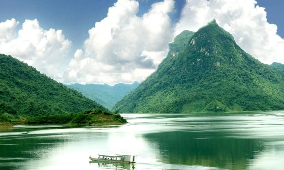 Na Hang: A land of legends