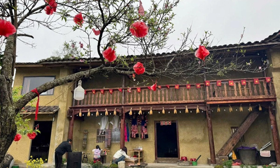 Lo Lo Chai Village on a rainy day