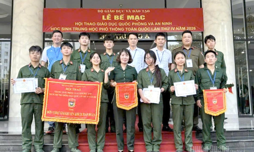 Tuy&ecirc;n Quang đoạt giải Nh&igrave; nội dung th&aacute;o lắp s&uacute;ng tiểu li&ecirc;n AK tại Hội thao GDQP&AN học sinh THPT to&agrave;n quốc 2026