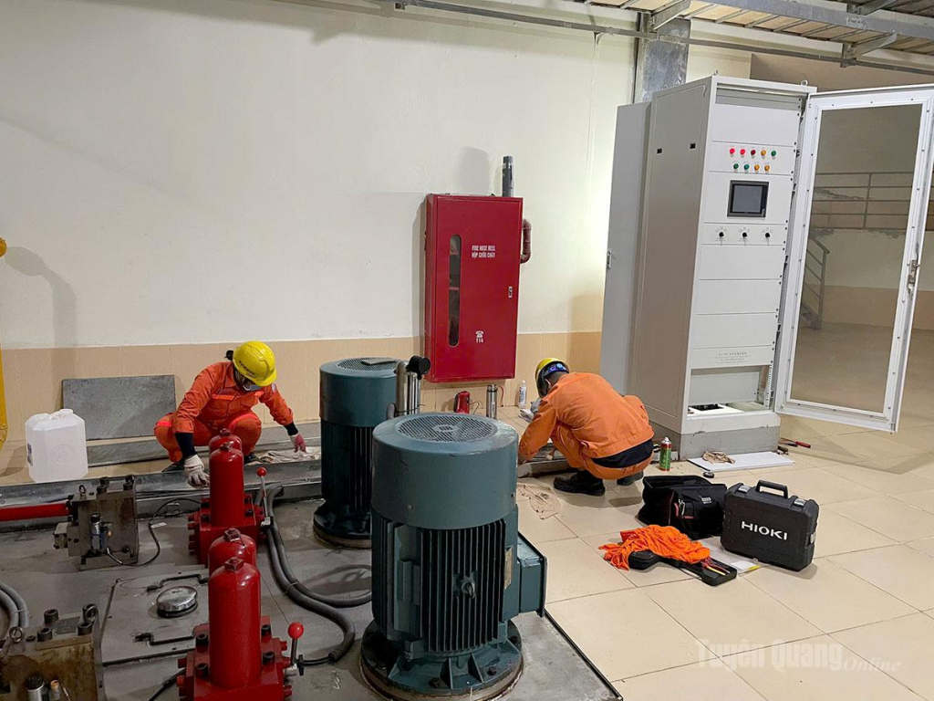 Kiểm tra và thí nghiệm tại các nhà máy của VNPD.