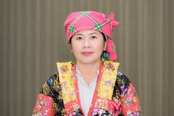 Chị Vàng Thị Chở, Bí thư Chi bộ, Tổ trưởng Tổ hợp tác thôn Séo Lủng A, xã Sà Phìn