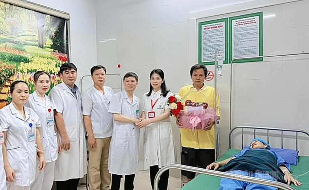 Bệnh nhân ung thư được điều trị hóa chất tại Bệnh viện ĐKKV Bắc Quang.