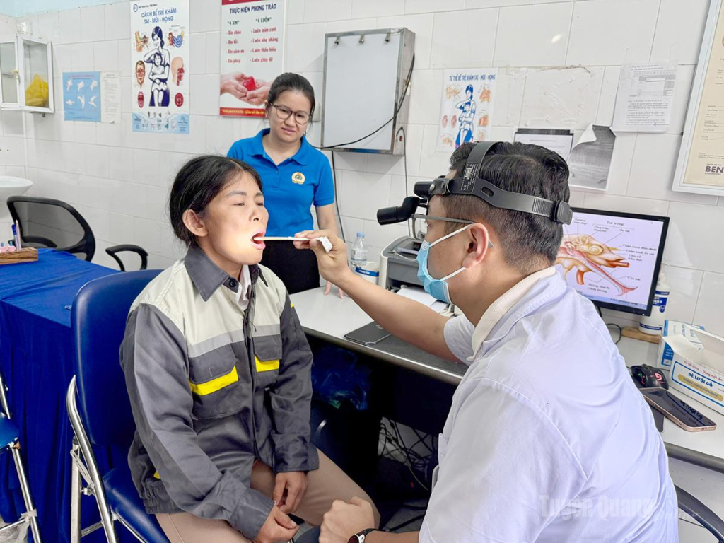 Đoàn viên người lao động được khám miễn phí  tại chương trình.