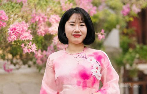 Cô giáo  Lê Thu Thảo,  Hiệu trưởng Trường THCS Bình Xa,  xã Bình Xa.