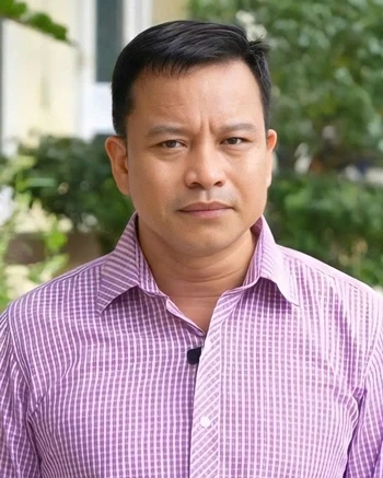 Thầy giáo Tạ Quang Hòa, Phó Hiệu trưởng Trường THPT Ngọc Hà, xã Ngọc Đường