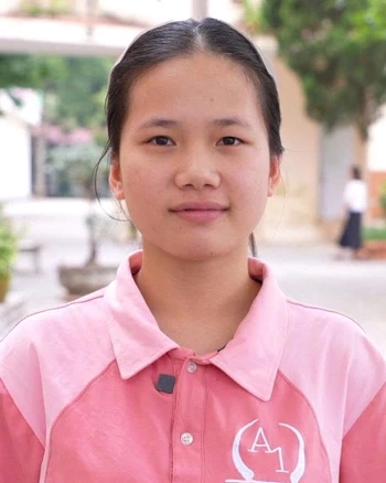 Em Nông Quỳnh Chi, lớp 12A1, Trường PTDT Nội trú THPT Hà Giang