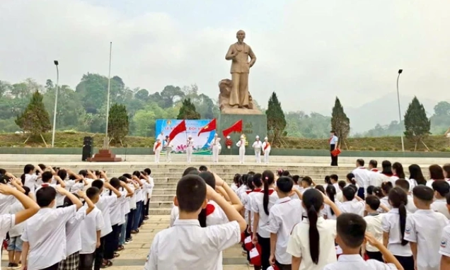 Đưa việc học v&agrave; l&agrave;m theo B&aacute;c đi v&agrave;o chiều s&acirc;u, thực chất