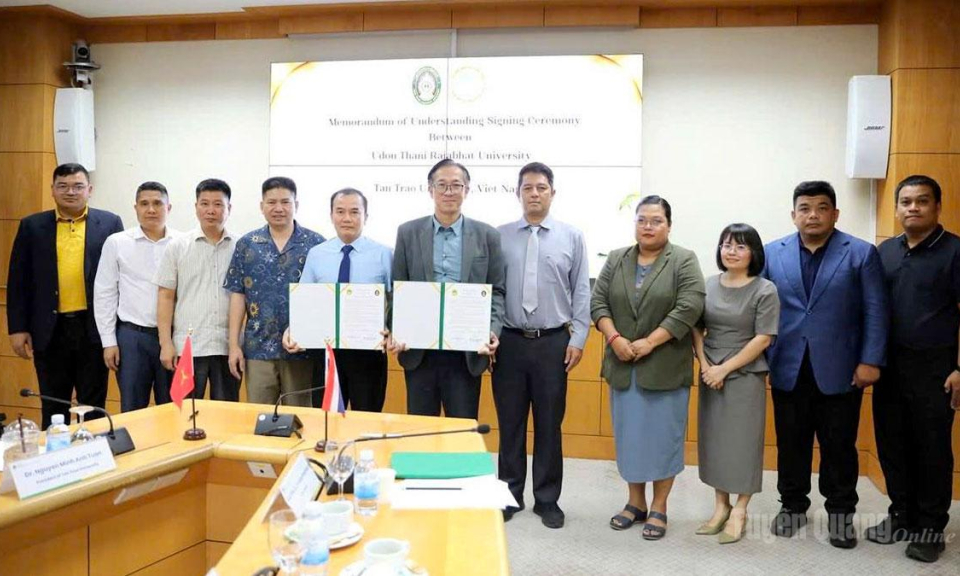 Trường Đại học T&acirc;n Tr&agrave;o k&yacute; kết bi&ecirc;n bản ghi nhớ hợp t&aacute;c với Trường Đại học Udon Thani Rajabhat (Th&aacute;i Lan)