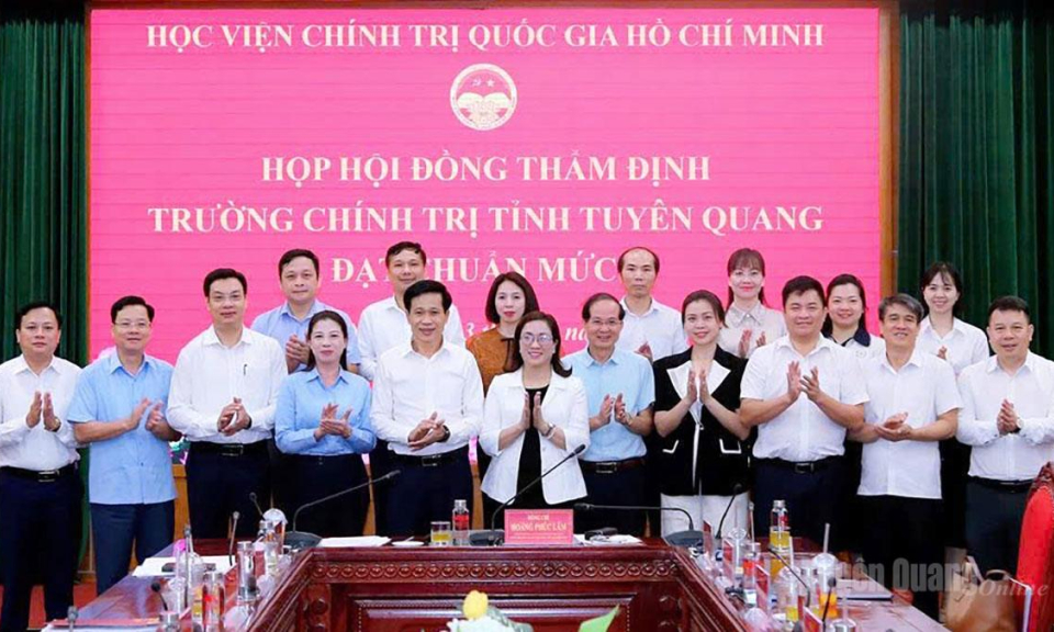 Trường Ch&iacute;nh trị tỉnh Tuy&ecirc;n Quang, niềm tự h&agrave;o đạt chuẩn mức 1