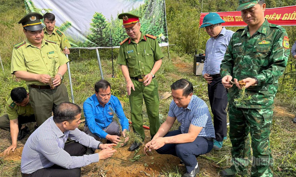 Vững v&agrave;ng nơi bi&ecirc;n cương