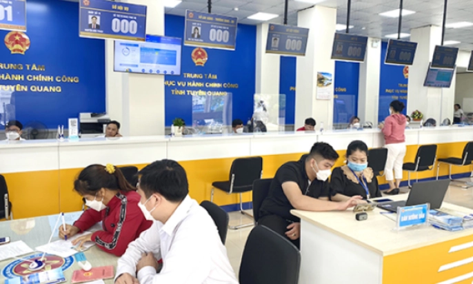 Tiếp tục cắt giảm, đơn giản h&oacute;a thủ tục h&agrave;nh ch&iacute;nh