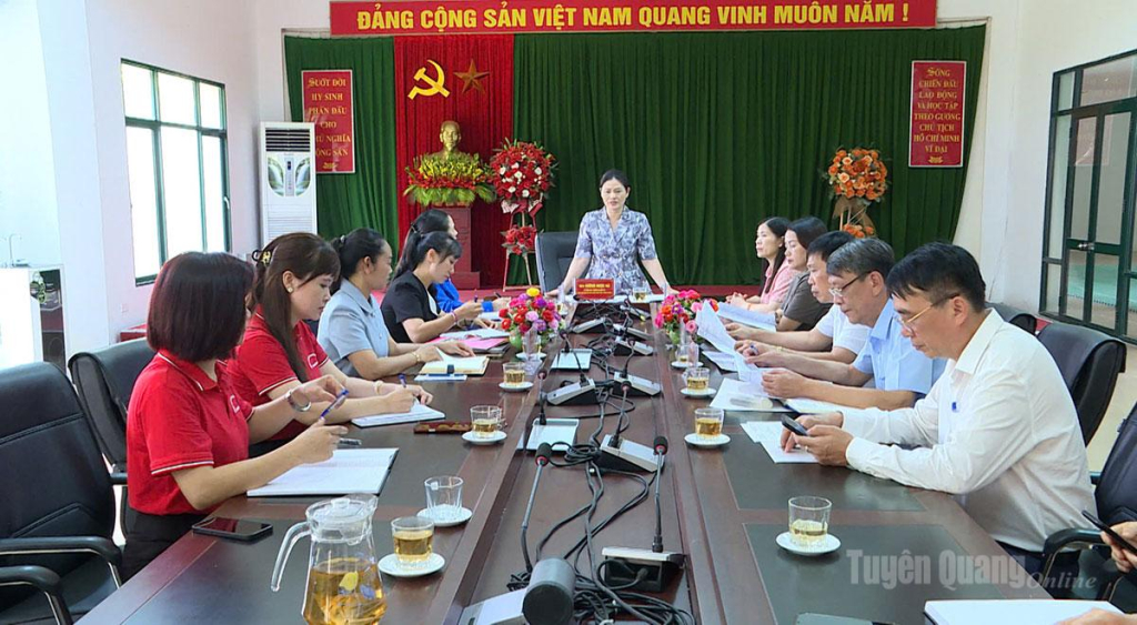 Đồng chí Phó Chủ tịch UBND tỉnh Vương Ngọc Hà phát biểu tại buổi khảo sát tại Trung tâm Văn hóa, Thể thao, Thanh thiếu nhi tỉnh.
