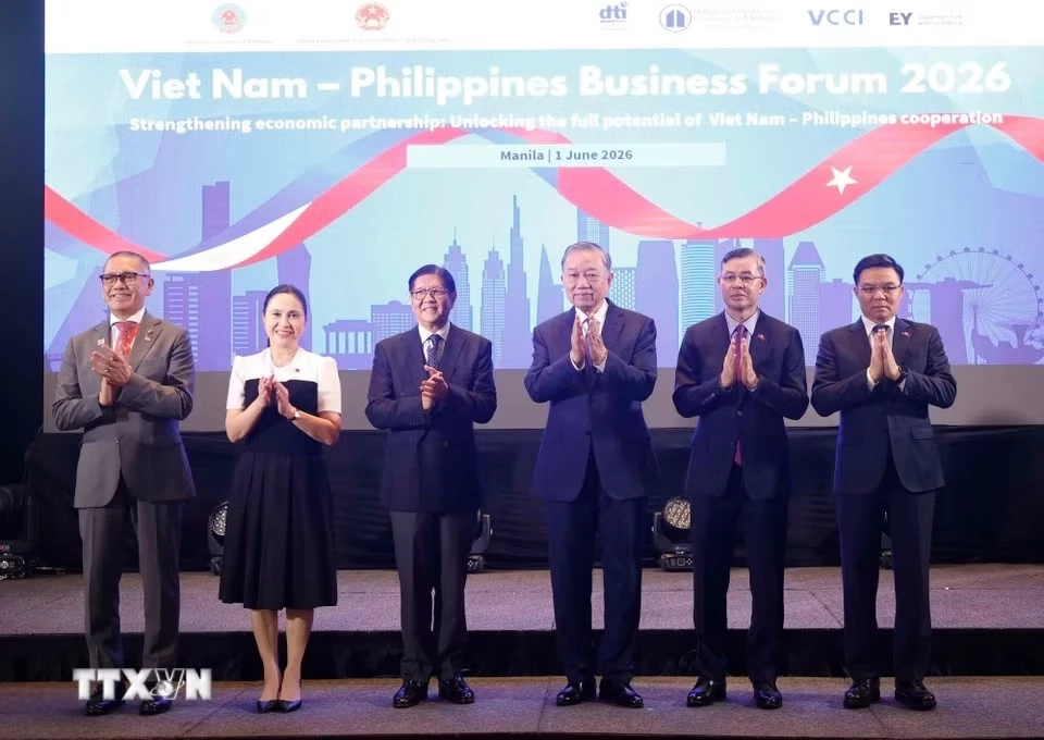 Tổng Bí thư, Chủ tịch nước Tô Lâm và Tổng thống Philippines Ferdinand Romualdez Marcos Jr. cùng các đại biểu dự Diễn đàn Doanh nghiệp Việt Nam-Philippines. (Ảnh: Thống Nhất /TTXVN)