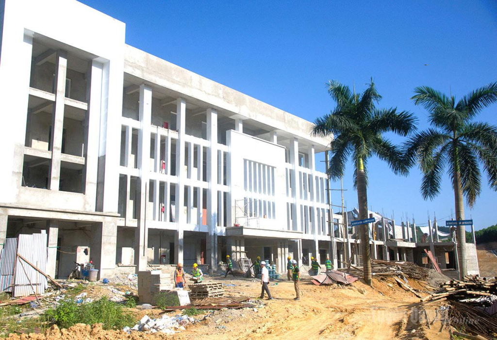 Công trình trường THCS Trung Sơn, xã Trung Sơn đang được đẩy nhanh tiến độ thi công. 