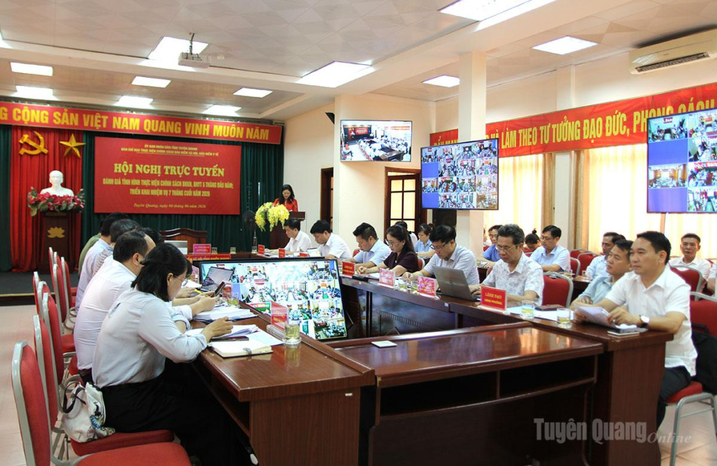 Toàn cảnh hội nghị.