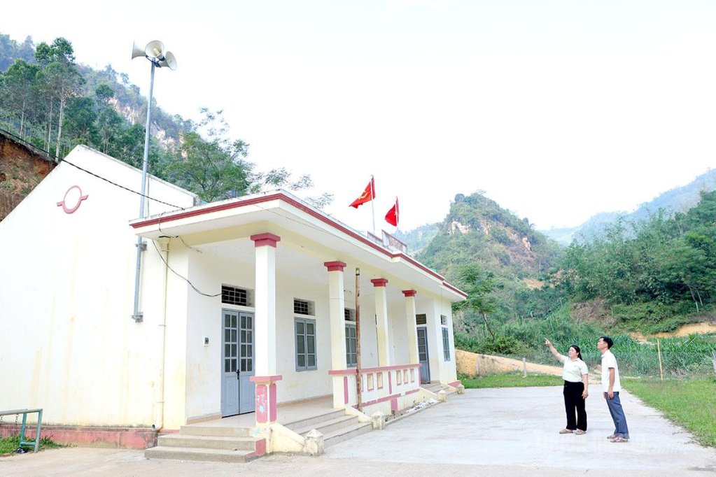 Nhà văn hoá thôn Khuôn Làn được đầu tư xây dựng khang trang, đáp ứng nhu cầu sinh hoạt cộng đồng của người dân.