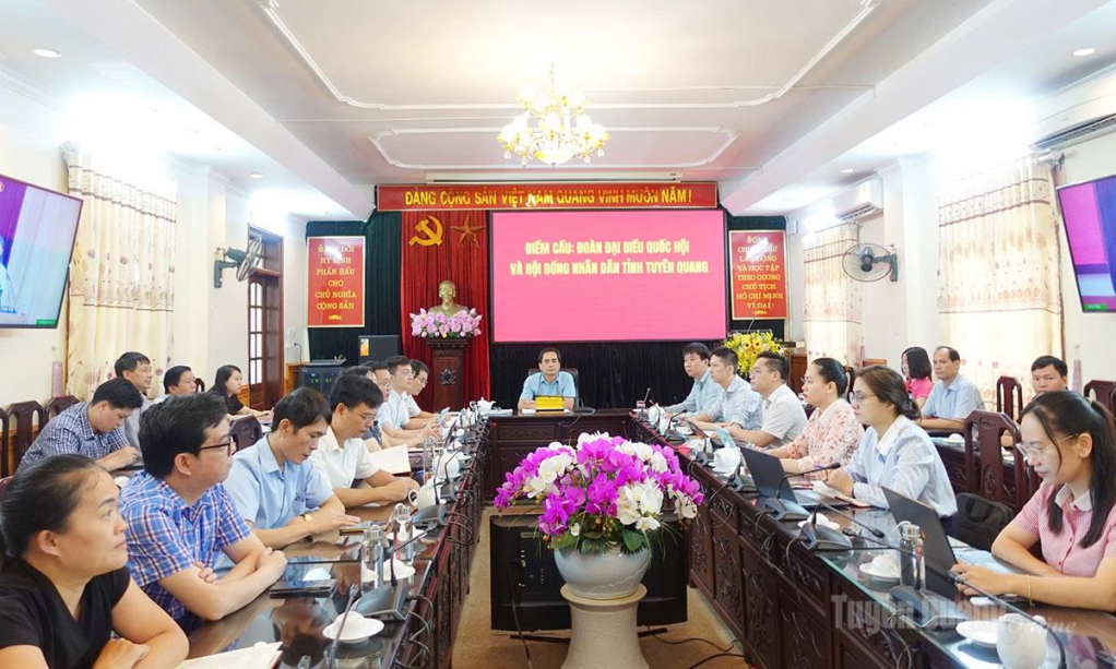 Đại biểu dự hội nghị tại điểm cầu Đoàn ĐBQH và HĐND tỉnh.