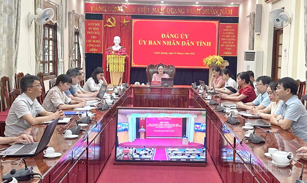 Các đại biểu dự tại điểm cầu Đảng uỷ UBND tỉnh. Ảnh: Công Vượng.