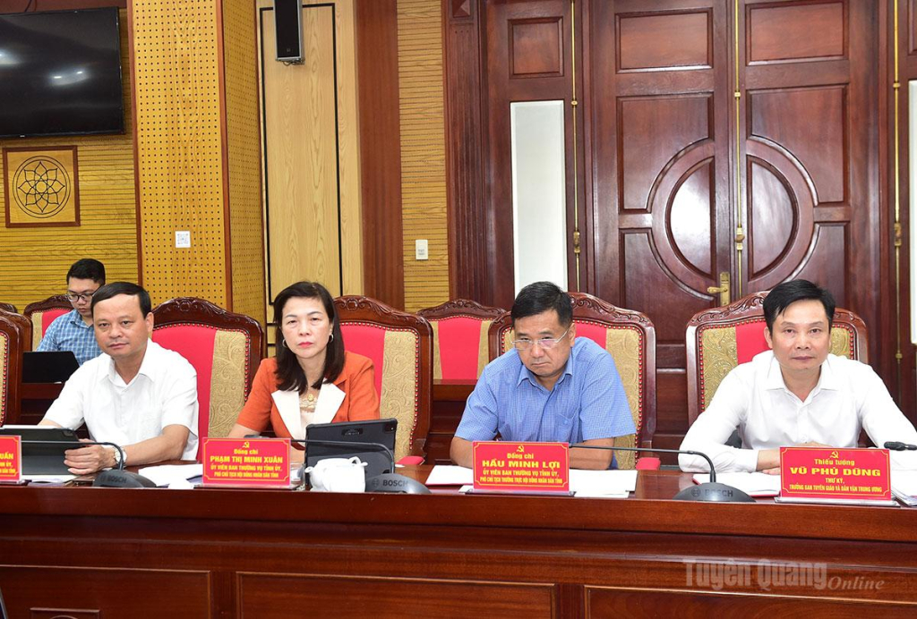Các đại biểu tham dự hội nghị.