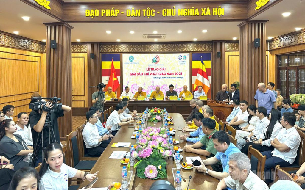 Quang cảnh lễ trao giải.