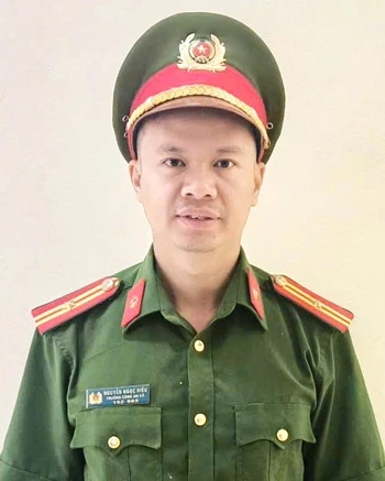 Thiếu tá Nguyễn Ngọc Hiếu, Trưởng Công an xã Giáp Trung