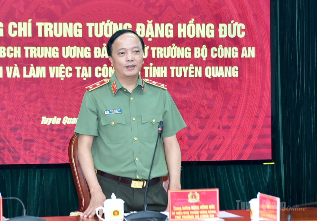 Thứ trưởng Bộ Công an Trung tướng Đặng Hồng Đức phát biểu kết luận buổi làm việc.