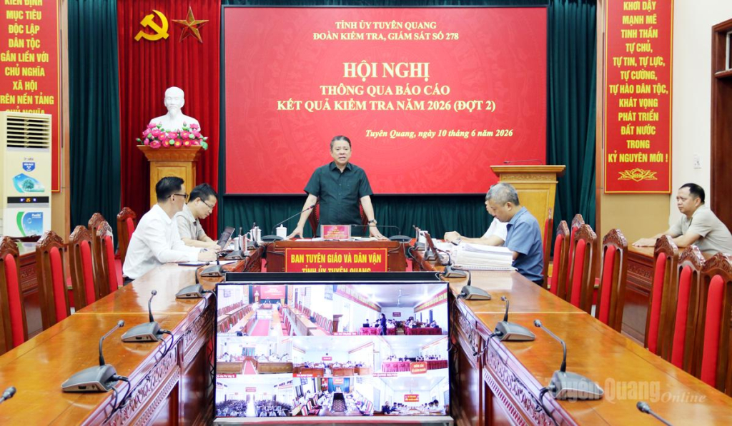Đồng chí Trần Mạnh Lợi, Ủy viên Ban Thường vụ Tỉnh ủy, Trưởng Ban Tuyên giáo và Dân vận Tỉnh ủy phát biểu kết luận tại Hội nghị.