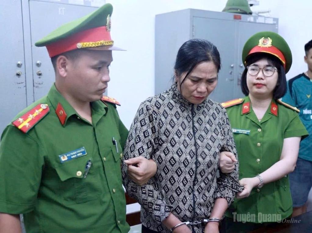 Bà Nguyễn Thị Lan tại cơ quan Công an ( ảnh do cơ quan Công an cung cấp).
