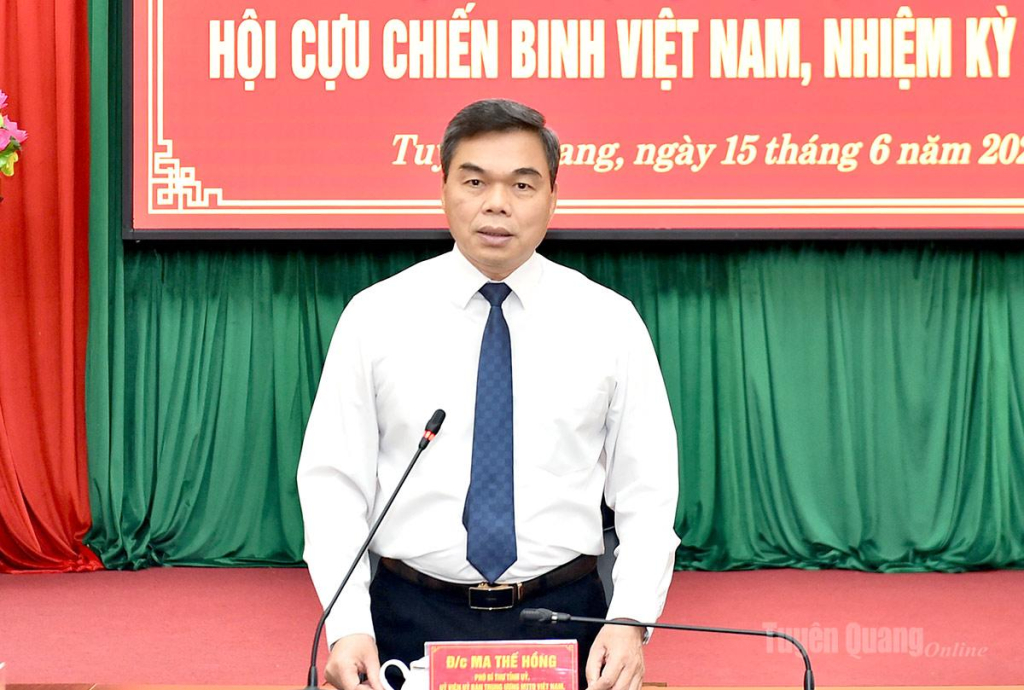 Đồng chí Ma Thế Hồng, Phó Bí thư Tỉnh ủy, Chủ tịch Ủy ban MTTQ tỉnh phát biểu tại gặp mặt.