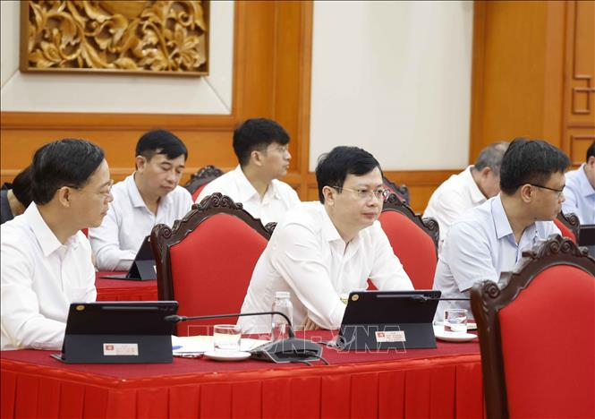 Các đại biểu dự buổi làm việc.