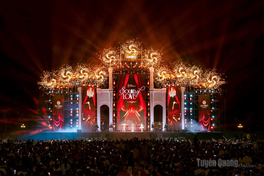Danko Symphony #6 – “Sound of Love” đã thu hút gần 10.000 khán giả thành Tuyên.