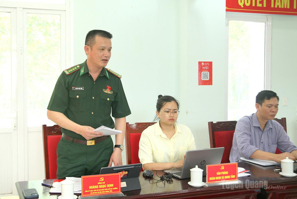 Đại tá Hoàng Ngọc Định phát biểu ý kiến tại buổi khảo sát.